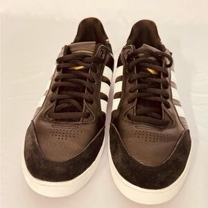 Adidas Tyshawn Low Black Sneaker